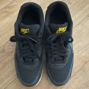Nike Kid’s Air Max 90 in 5.5Y
